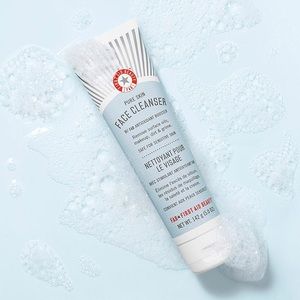 💄4/$25 First Aid Beauty face cleanser